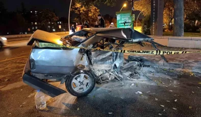 Ankara’da Otomobil Ağaca Çarptı, 2 Yaralı