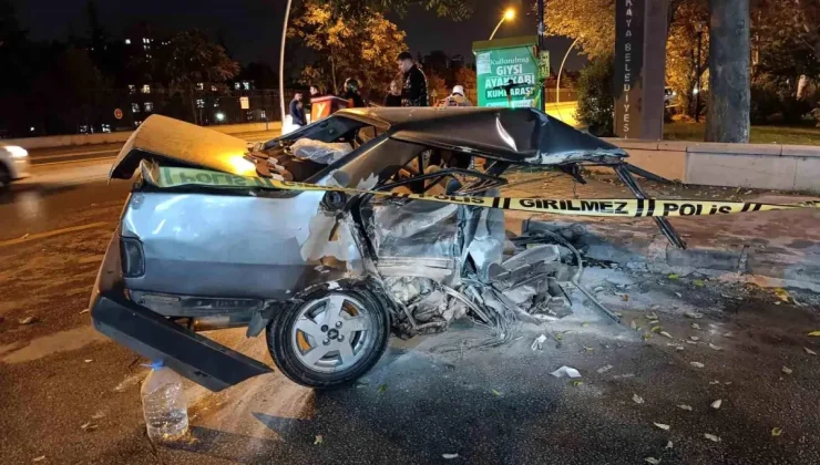 Ankara’da Otomobil Ağaca Çarptı, 2 Yaralı